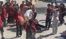 Okul çıkışı 10 kişi; 12 yaşındaki çocuğu darp etti