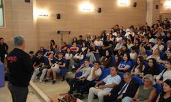 Uşak Üniversitesi öğrencilerine bağımlılıkla mücadeleyi anlattı