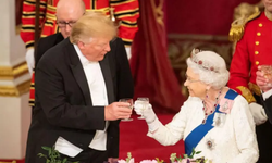 İngiltere’de Trump’ın Jeffrey Epstein ile görüntüleri Windsor Kalesi’ne yansıtıldı: 4 kişi tutuklandı