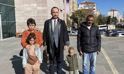 1,5 yaşındaki çocuğun boğazını falçata ile kesti