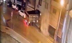 Freni boşalan kamyon duvarı yıkıp eve girdi