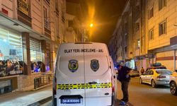 Kahvehaneye silahlı saldırı: Kurşunlar araçlara isabet etti