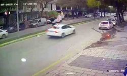 Otomobilin çarptığı kadın metrelerce sürüklendi