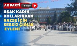 Uşaklı AK Kadınlar Gazze için İnsan Zinciri Oluşturdu