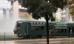 Faciadan dönüldü: Yüzlerce yolcunun olduğu tramvaya yıldırım düştü