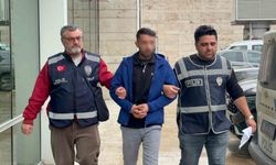 Kız kardeşinin boğazına bıçak dayadı: tutuklandı