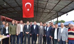 Komşu İlçede Binlerce Kişi Yağmur Duası Etti