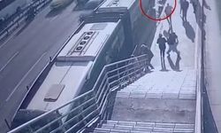 Metrobüs engelli yolcuya çarptı, yaşlı adam hayatını kaybetti