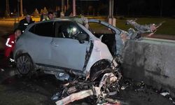 Otomobil gişelere saplandı: Sürücü hayatını kaybetti