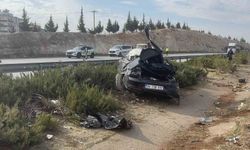 Otomobil taklalar atarak refüje uçtu: 1 kişi öldü