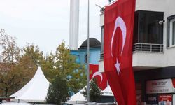 Şehidin mahallesi Türk bayraklarıyla donatıldı