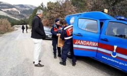 Traktör devrildi: 1 ölü, 1 yaralı