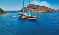 Gulet mi Yelkenli mi? Tatil Planınıza En Uygun Seçenekler