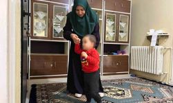 17 günlük bebeği kuvözden düşürdüler