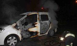 Ailesine kızıp arabasını yaktı