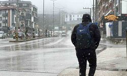 Düzce'de okullara kar engeli okullar tatil edildi