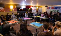 Gençlerin sosyal medya bağımlılığı araştırılıyor