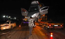 İki otomobil kafa kafaya çarpıştı: 8 yaralı