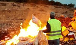 Tarihi geçmiş 2 ton cips, şekerleme ve çikolata imha edildi