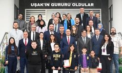 Uşak Milli Eğitim Müdürü Yücel Şampiyonları Kutladı