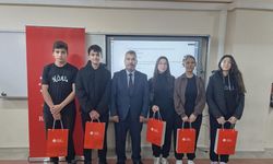 Uşak’ta Öğrencilere Dijital Okuryazarlık ve Dezenformasyonla Mücadele Eğitimi