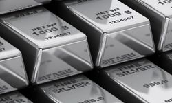 Gümüş Fiyatları Rekor Seviyeye Yaklaştı, Yatırımcılar Pozisyon Artırıyor