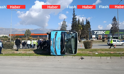 Aracın çarptığı halk otobüsü devrildi 13 yolcu yaralandı