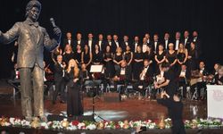 Uşak’ta Gönüllere taht Kuran Zeki Müren Gecesi