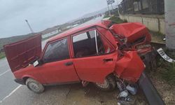 64 plakalı otomobil kontrolden çıktı: 2 kişi yaralandı