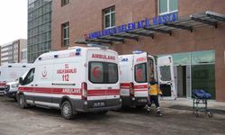 İki otomobil çarpıştı: 6 yaralı