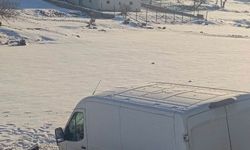 Minibüs şarampole devrildi: 3 yaralı