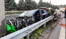 Otomobilin çarptığı bariyer yerinden söküldü: 1 yaralı