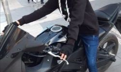 Otomobille çarpışan bisikletli hayatını kaybetti