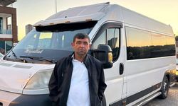 Yanan aracını izlerken kalp krizi geçirdi