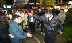 Yüzlerece kişi  2026 coşkusunu dans ve müzikle yaşadı