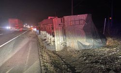 Alkollü 64 Plakalı Tır Sürücüsü Direksiyon Hakimiyetini Kaybetti