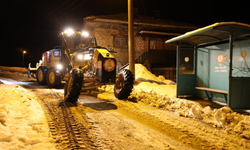 Uşak'ta kar sonrası kapanan yollar ulaşıma açıldı