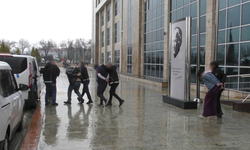 Uşak'ta Yasaklı Madde Operasyonu: 5 Kişi Tutuklandı