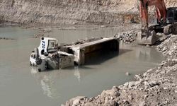 Hafriyat Kamyonu Sürücüsü Hayatını Kaybetti