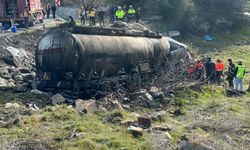 Uşak'ta Mazot Yüklü Akaryakıt Tankerinde Çıkan Yangında Sürücü Hayatını Kaybetti