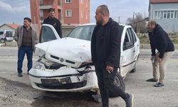 Feci Kazada Sürücü Direksiyona Sıkıştı