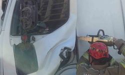 Zincirleme Kazada Tır Sürücüsü Araçta Sıkıştı