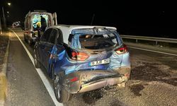 Uşak'ta Kırmızı Işıkta Bekleyen Aileye Tır Çarptı