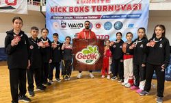 Uşaklı sporcular Türkiye Kickboks Şampiyonasından 10 madalya ile döndüler