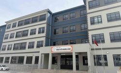 Mersin'de bir lise öğrencisi silahlı  yakalandı