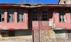 Uşak'ta 132 Yıllık Tarihi Hamam Satışta