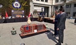 El Dokuması Tarihi Uşak Halısı Ele Geçirildi