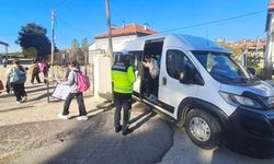 Uşak Jandarmasından Okul Servis Araçlarına Sıkı denetim