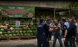 Uşak’ta karpuzcuyla zabıta yumruklaştı