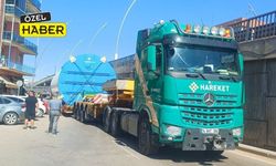 150 Tonluk Dev Tır Uşak Dörtyol Kavşağını santim santim geçti